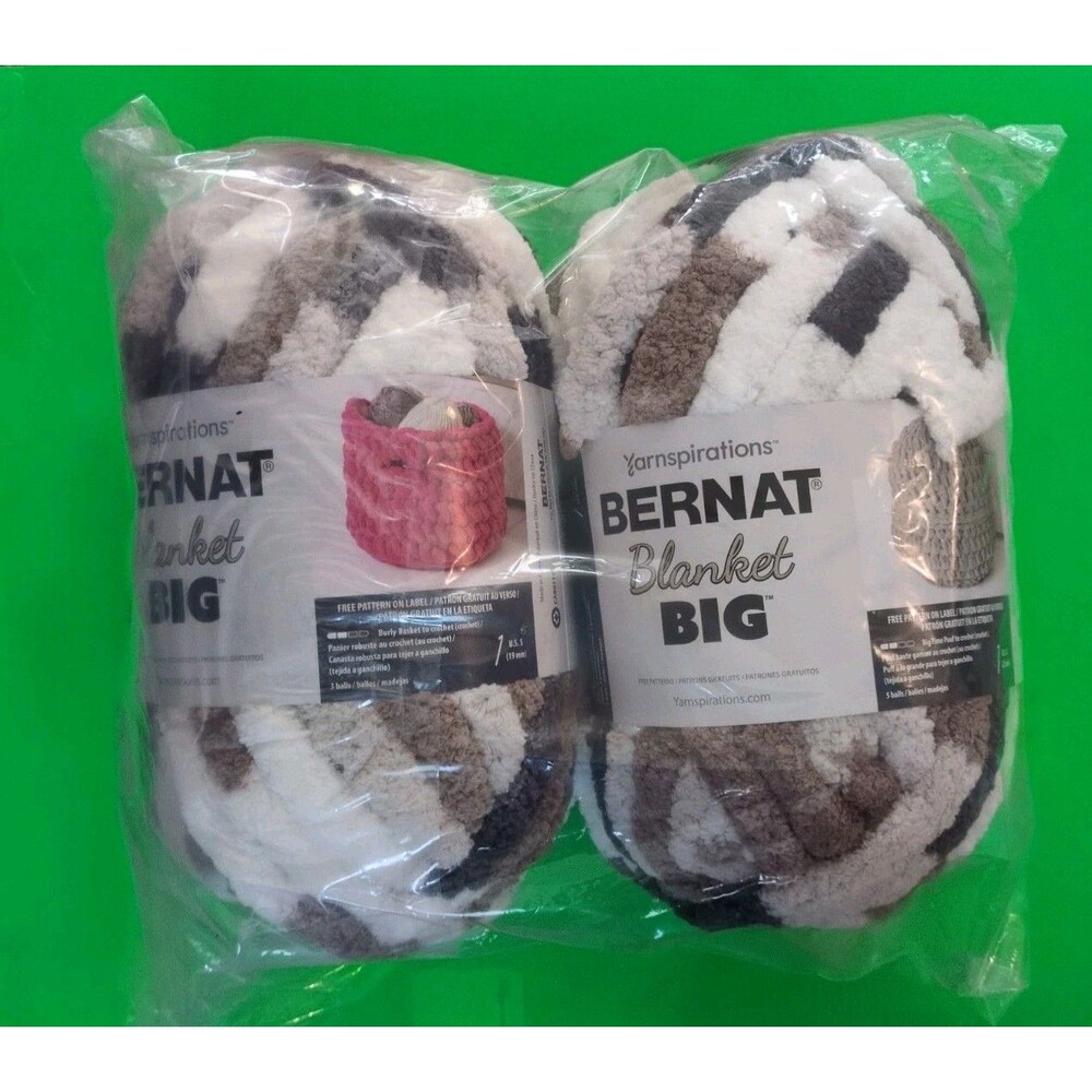 New Bernat Big Blanket Yarnspirations 32 Yds 10.5Oz Mottled Taupe Yarn Knitting